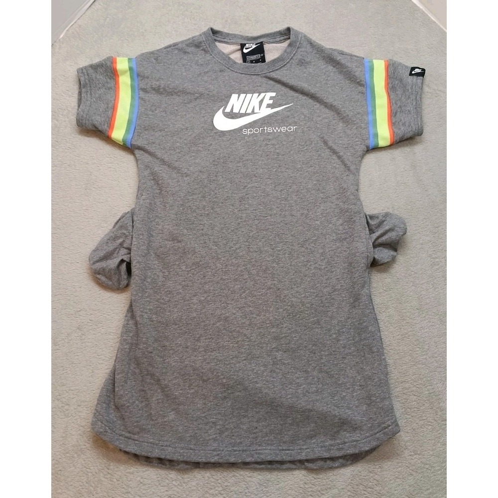 Nike Sportswear Heritage Older Girls Short-Sleeve Dress Size Medium Standard Fit